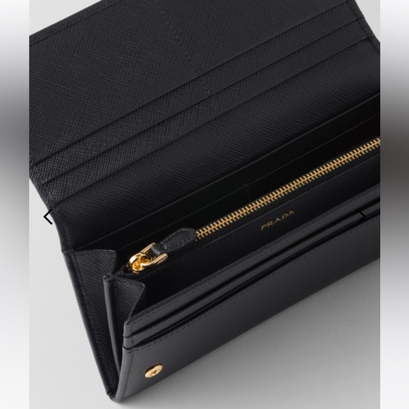Prada Large Saffiano Leather Wallet - not used much, it’s in very good condition - Picture 2 of 10